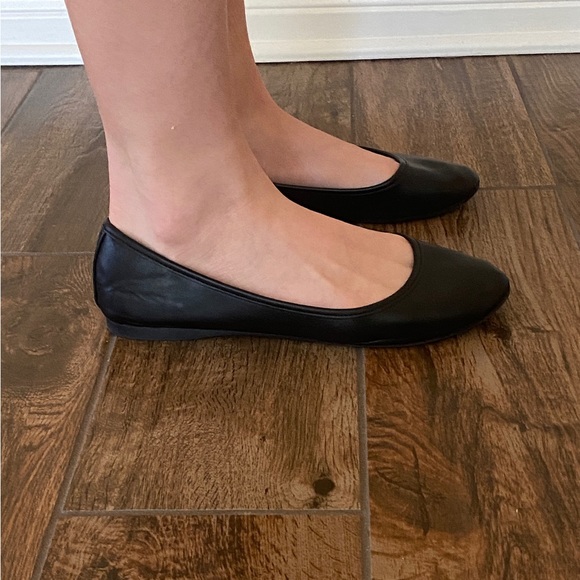 Black Flats - Picture 1 of 3
